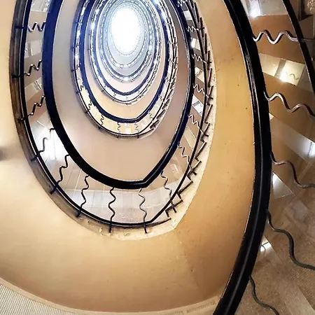 Design Loft In The Heart Of جنوة